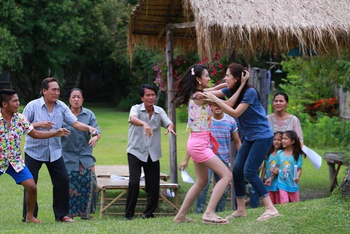 จอแก้ว เรื่องย่อ รักหลงโรง