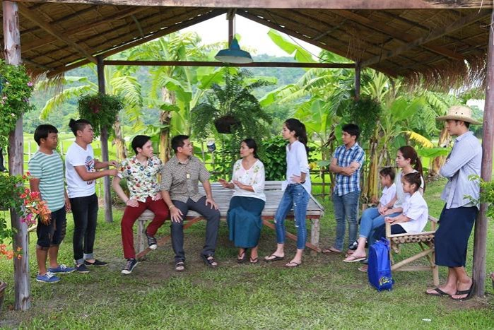 จอแก้ว เรื่องย่อ รักหลงโรง