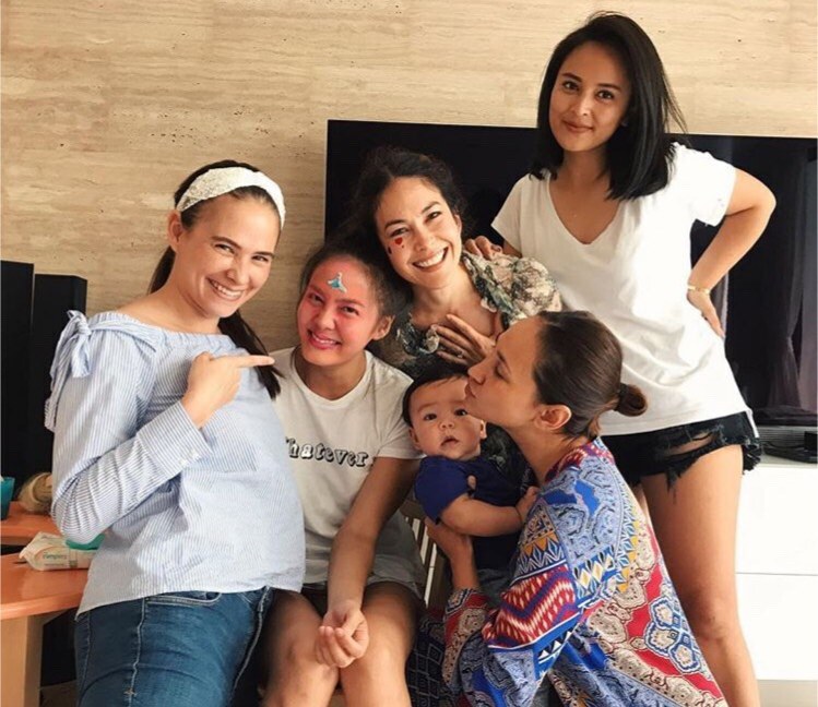 เมื่อผลผลิตของแก๊ง "นางฟ้า" รวมพลังกันเสริมสวยให้น้าเจี๊ยบ