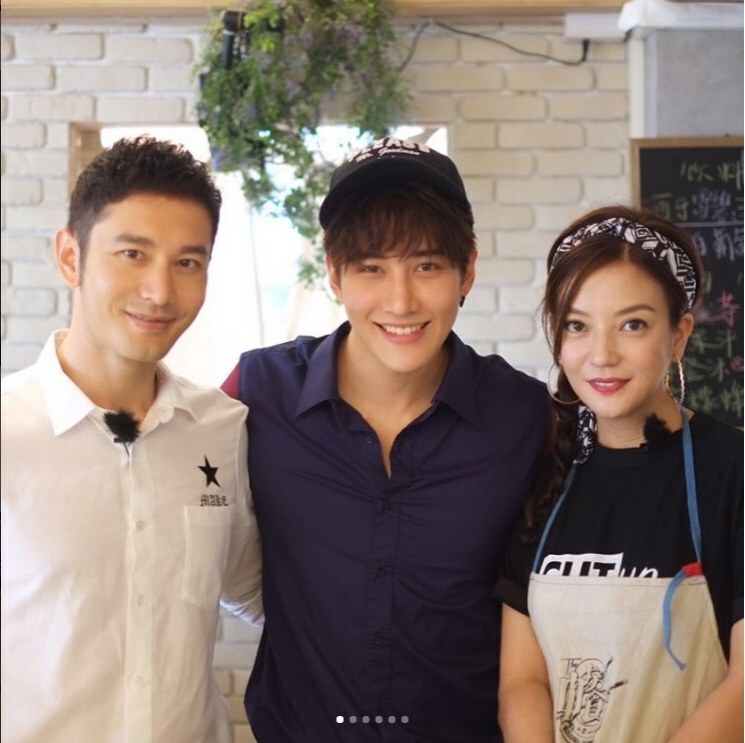 ฟิน!! 'ไมค์' ร้องและเดี่ยวเปียโนให้ 'องค์หญิงกำมะลอ' (คลิป)
