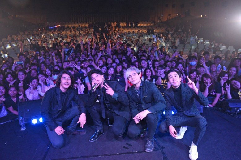 'จีนี่ ฟรี แฟน เดย์#1' อิ่มใจ อิ่มบุญ