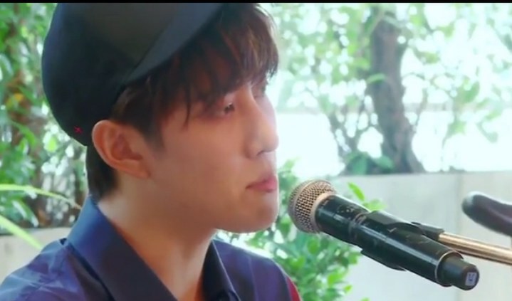 ฟิน!! 'ไมค์' ร้องและเดี่ยวเปียโนให้ 'องค์หญิงกำมะลอ' (คลิป)