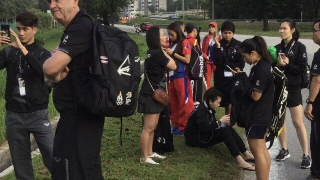 รถนักกีฬาซีเกมส์ไทย โดนชนท้าย