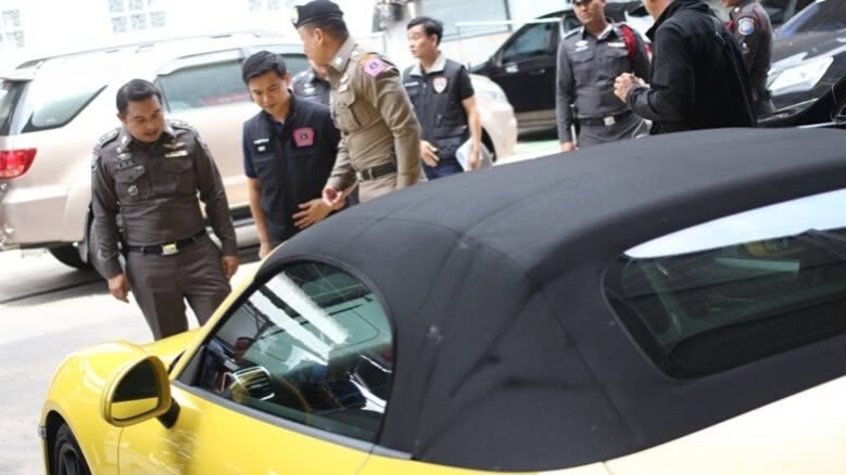 บุกจับ!เต็นท์รถมือสองขูดรีดเงิน บุกจับ!เต็นท์รถมือสองขูดรีดเงิน