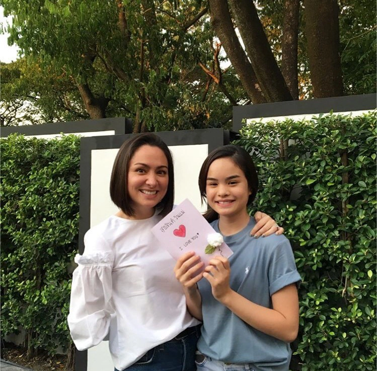 โตเป็นสาวแล้ว "น้องแอลลี่" ลูกสาว "อ่ำ อัมรินทร์"