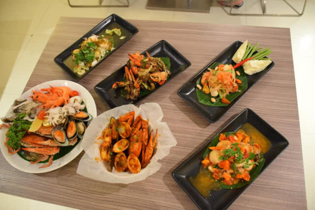 อร่อยปักหมุด : บุฟเฟ่ต์ปูม้า Whack-a-Crab โรงแรมโนโวเทล กรุงเทพฯ ฟีนิกซ์ สีลม