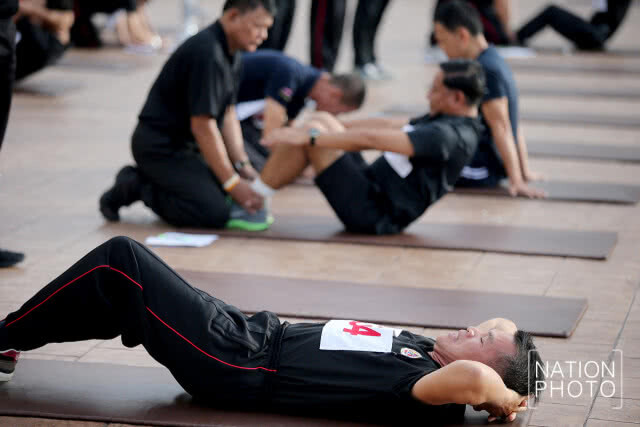 "พล.อ.เฉลิมชัย" นำทีม 5 เสือทบ. ทดสอบร่างกาย