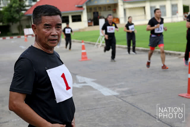 "พล.อ.เฉลิมชัย" นำทีม 5 เสือทบ. ทดสอบร่างกาย