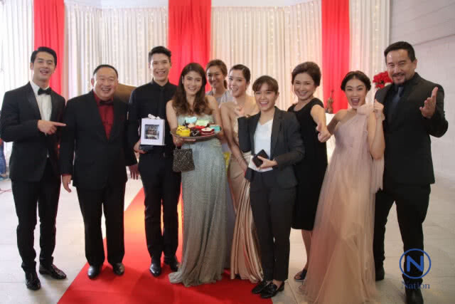 "ป๊อก" เซอร์ไพรส์วันเกิด "มาร์กี้"
กลางกองถ่าย