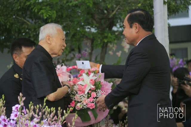 "พล.อ เปรม"  เปิดบ้านอวยพรวันเกิด