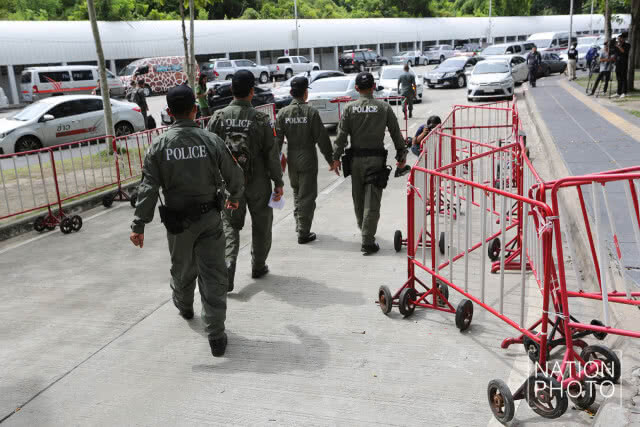 จนท. EOD ตรวจสอบความปลอดภัยรอบศาลฎีกาฯ