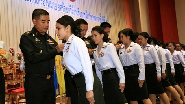 ผบ.ทบ. ชวน นศท.
ร่วมจิตอาสา
"เราทำความดีด้วยหัวใจ"