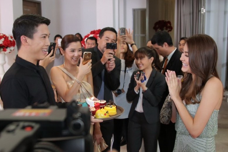 หวานแค่ไหน 'ป๊อก' เซอร์ไพร์สวันเกิด 'มาร์กี้' กลางกองละคร