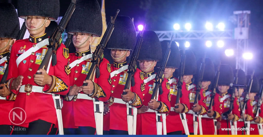 หน่วยทหารมหาดเล็กราชวัลลภรักษาพระองค์ร่วมการแสดงชุดพิเศษสาธิตการแต่งกายเครื่องแบบเต็มยศของหน่วย