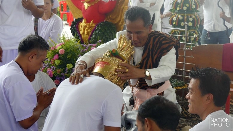 แห่ครอบเศียรปู่ฤาษีเหนือดวง ปลุกเสกคน