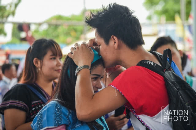 พิธีผูกข้อมือเรียกขวัญเดือนเก้าชาวกะเหรี่ยง