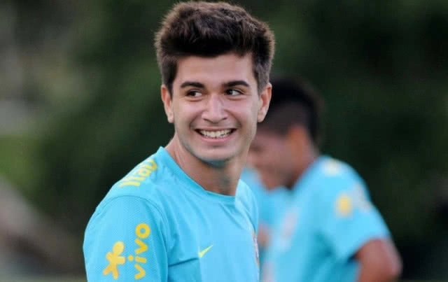 ทายาทแข้งดังรอวันแจ้งเกิด