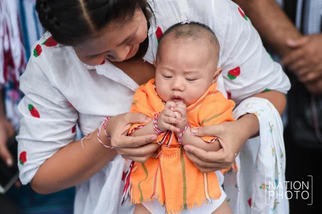 พิธีผูกข้อมือเรียกขวัญเดือนเก้าชาวกะเหรี่ยง