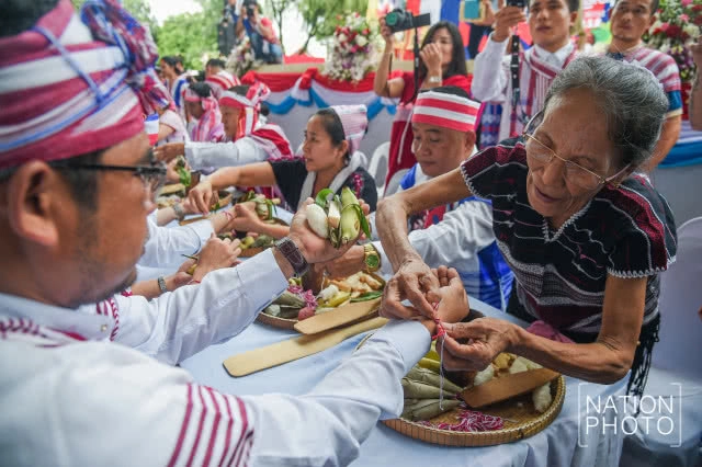 พิธีผูกข้อมือเรียกขวัญเดือนเก้าชาวกะเหรี่ยง