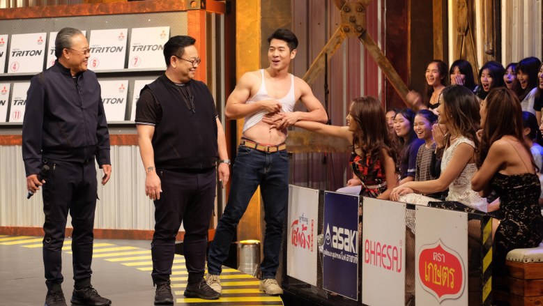 งานดีทำ "แม้กกี้- หยก- เบนซ์" ถึงขั้นซู๊ดปาก..ก