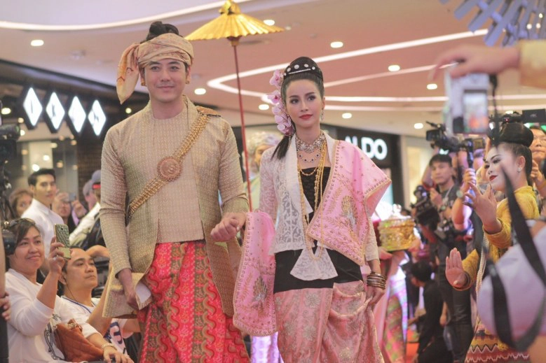 เปิดตัวละครแห่งปี 'รากนครา' อลังการห้างแตก!! 