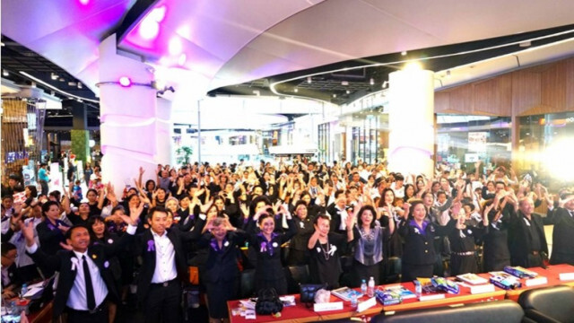 โครงการลดจำนวนขยะ (Love World Less Waste)