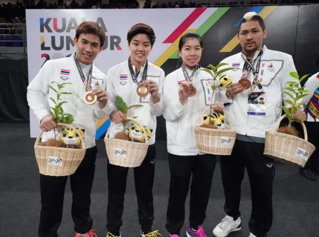 "ปอป้อ-บาส" ผงาดแชมป์แบดคู่ผสม ซีเกมส์ รอบ 14 ปี