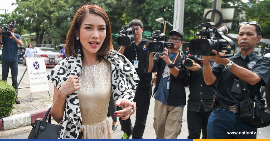 "ไบร์ท" เข้าเยี่ยม "สรยุทธ" ที่เรือนจำพิเศษกรุงเทพ "ไบร์ท" เข้าเยี่ยม "สรยุทธ" ที่เรือนจำพิเศษกรุงเทพ
