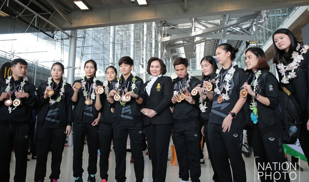 นักแบดมินตัน ทีมชาติไทย ถึงไทยแล้ว นักแบดมินตัน ทีมชาติไทย ถึงไทยแล้ว
