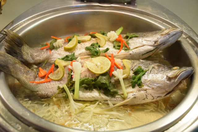 อร่อยปักหมุด : โปรโมชั่น บุฟเฟ่ต์อาหารทะเล กุ้งเผา หอยนางรม  กับโนโวเทล กรุงเทพฯ อิมแพ็ค