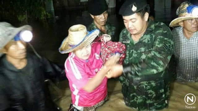 ลำปางอ่วม! น้ำป่าหลากท่วมบ้านหลายร้อยหลังคาเรือน
