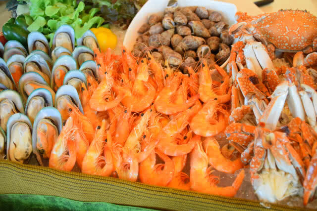 อร่อยปักหมุด : โปรโมชั่น บุฟเฟ่ต์อาหารทะเล กุ้งเผา หอยนางรม  กับโนโวเทล กรุงเทพฯ อิมแพ็ค