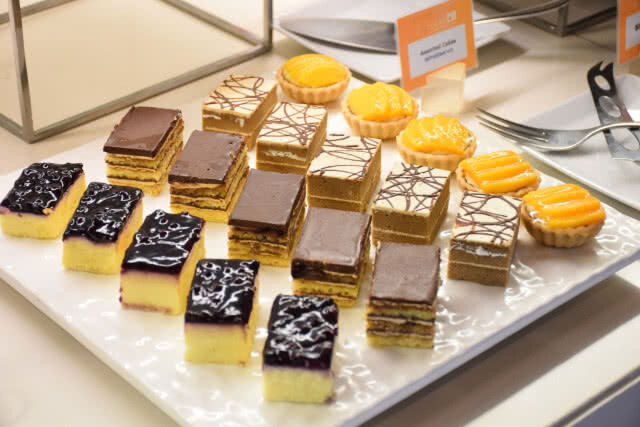 อร่อยปักหมุด : โปรโมชั่น บุฟเฟ่ต์อาหารทะเล กุ้งเผา หอยนางรม  กับโนโวเทล กรุงเทพฯ อิมแพ็ค
