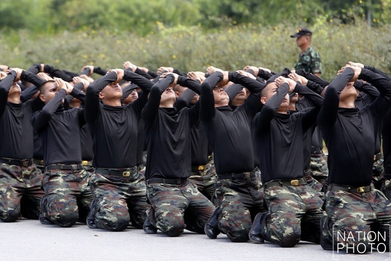 (ภาพชุด)ตรวจเยี่ยมการฝึกพลฉุดชักราชรถ