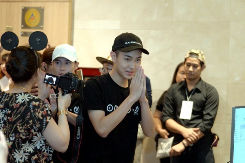 ประทับใจ! แฟนมีตส่งท้ายซีรีย์ 'Make It Right' 