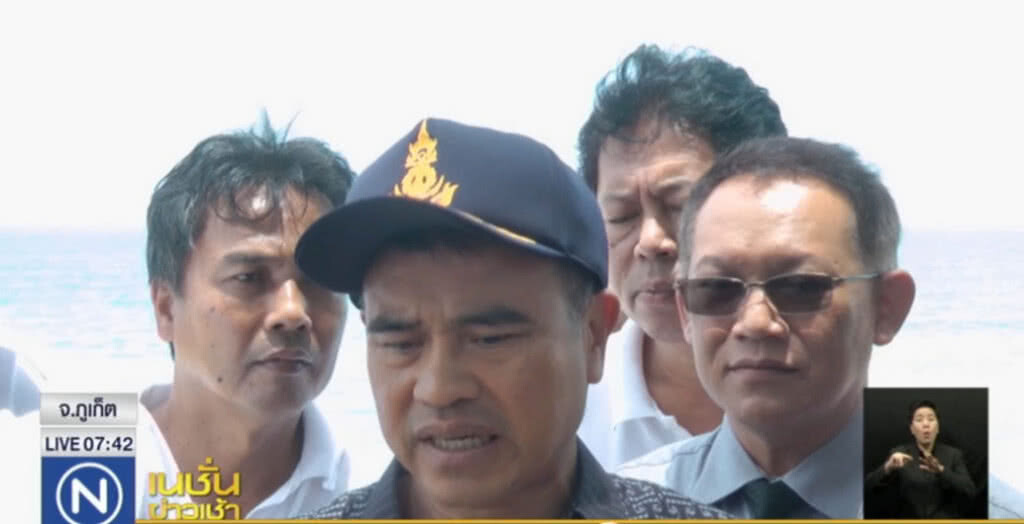 ผู้ว่าฯ ภูเก็ต สั่งล่าตัวจระเข้โผล่เล่นน้ำหาดเลพัง