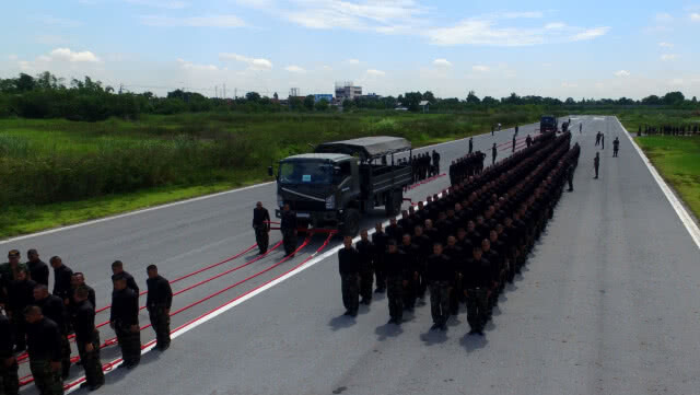 (ภาพชุดมุมสูง)การฝึกพลฉุดชักราชรถ