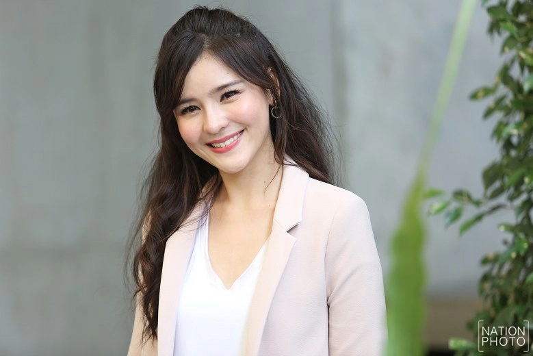 ‘ออม’ โอดถ่ายหนังที่จีน ได้กินข้าววันละมื้อ