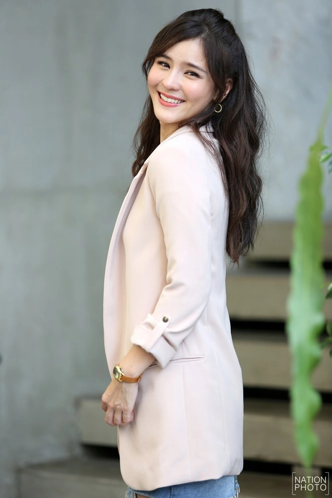 ‘ออม’ โอดถ่ายหนังที่จีน ได้กินข้าววันละมื้อ