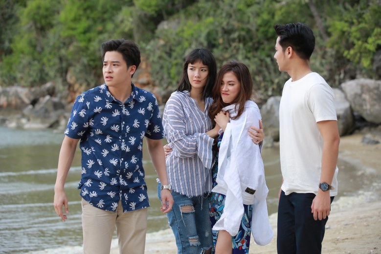 "ใบเฟิร์น-มาร์ช" หวานริมทะเล ในละคร "หลงไฟ"