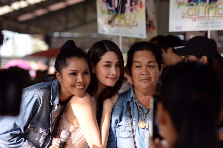 นักแสดงเดินสายโปรโมทละคร 'ลูกหลง'