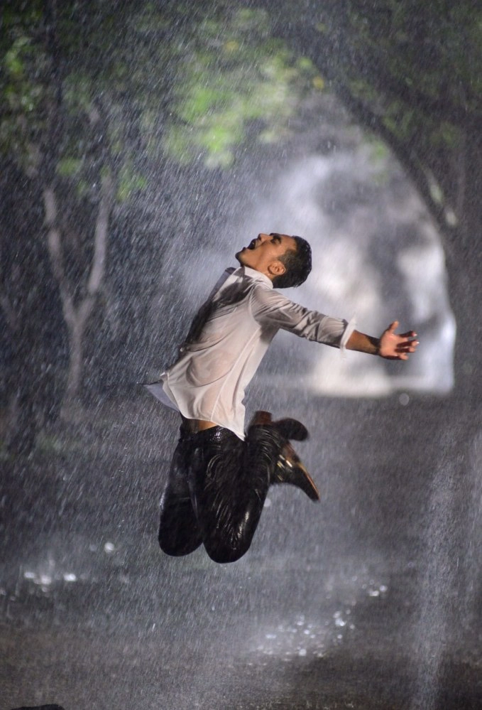 'บิ๊กเอ็ม' ควง 'เนย' โชว์เพลงประกอบละคร 'นักรบปีศาจ'