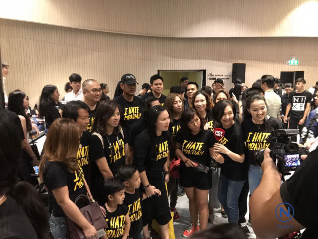 Hot wave music awards
"ป๋าเต็ด" ชมรุ่นใหม่
เก่งจน "ตูน วงละอ่อน"
อดีตรุ่นพี่เวทีนี้ต้องหนาว