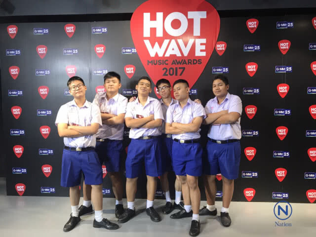 Hot wave music awards
"ป๋าเต็ด" ชมรุ่นใหม่
เก่งจน "ตูน วงละอ่อน"
อดีตรุ่นพี่เวทีนี้ต้องหนาว