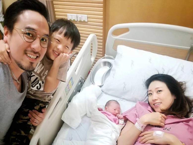 'เบลล์ ไชน่าดอลล์' เฮ!! คลอดลูกสาว 'น้องนานะ'