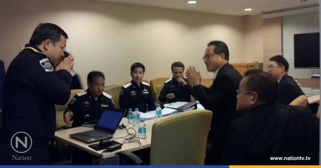'บุญชัย' พบดีเอสไอ แจงบ้านหรูยอดเขาพังงา 'บุญชัย' พบดีเอสไอ แจงบ้านหรูยอดเขาพังงา