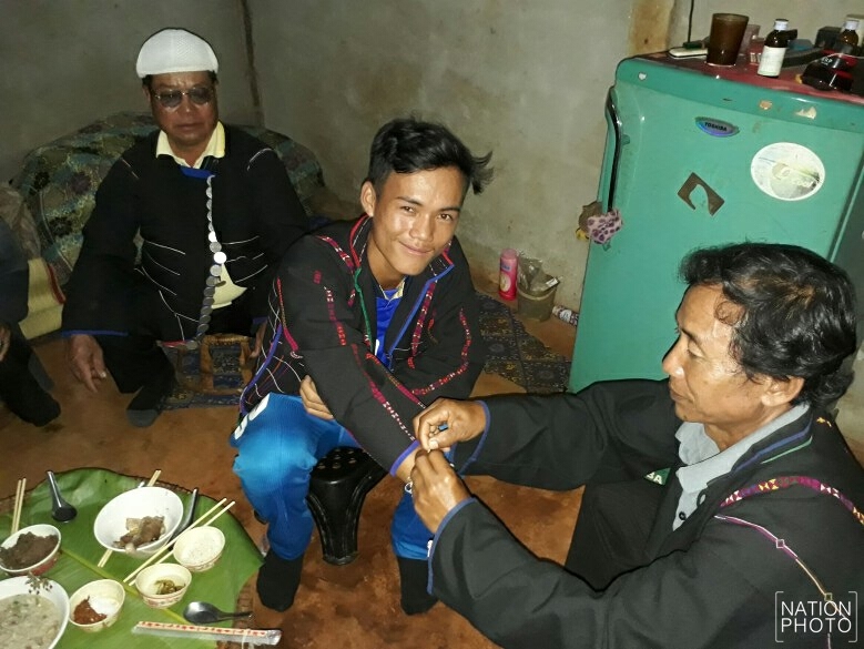 ผูกข้อมือเรียกขวัญ ฮีโร่เหรียญทองแดง "คริกเก็ต"
