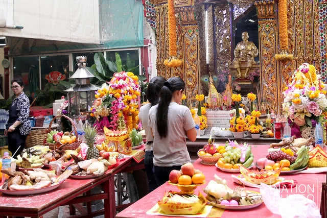 ไหว้บรรพบุรุษ ในวันสารทจีน