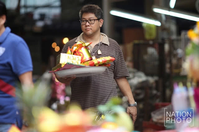 ไหว้บรรพบุรุษ ในวันสารทจีน