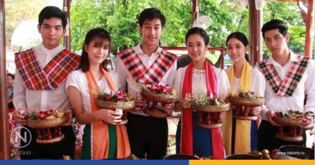 'อ๊อฟ' นำทีมนักแสดงรุ่นใหม่ร่วมกิจกรรม 7 สี รักษ์ประเพณีไทย 'อ๊อฟ' นำทีมนักแสดงรุ่นใหม่ร่วมกิจกรรม 7 สี รักษ์ประเพณีไทย